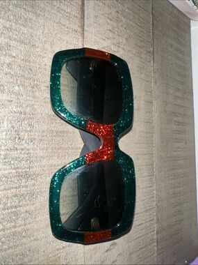 GUCCI SUNGLASSES